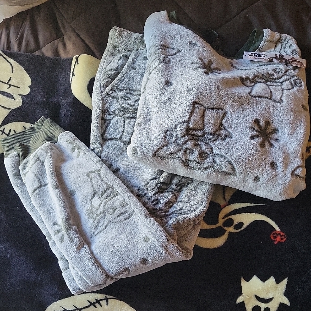 Medium Disney Grogu Pajama Set